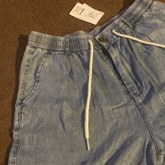 NWT- light Pants - Picture 9 of 11